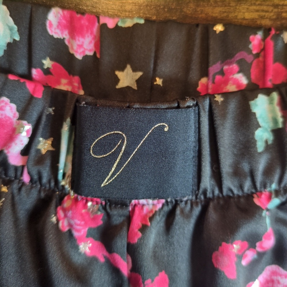 Victoria's Secret Black Floral Star Satin Pajama Shorts XS Pink Loungewear - Picture 6 of 10